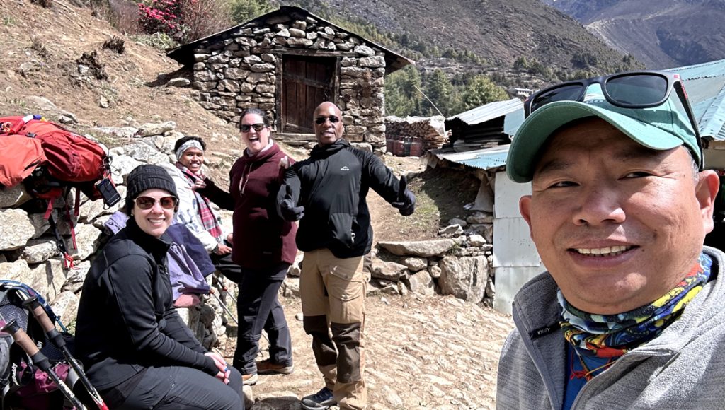 Everest BC Luxury Heli Return Trek — photo 3