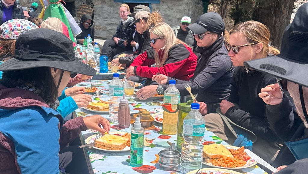 Everest BC Luxury Heli Return Trek — photo 5