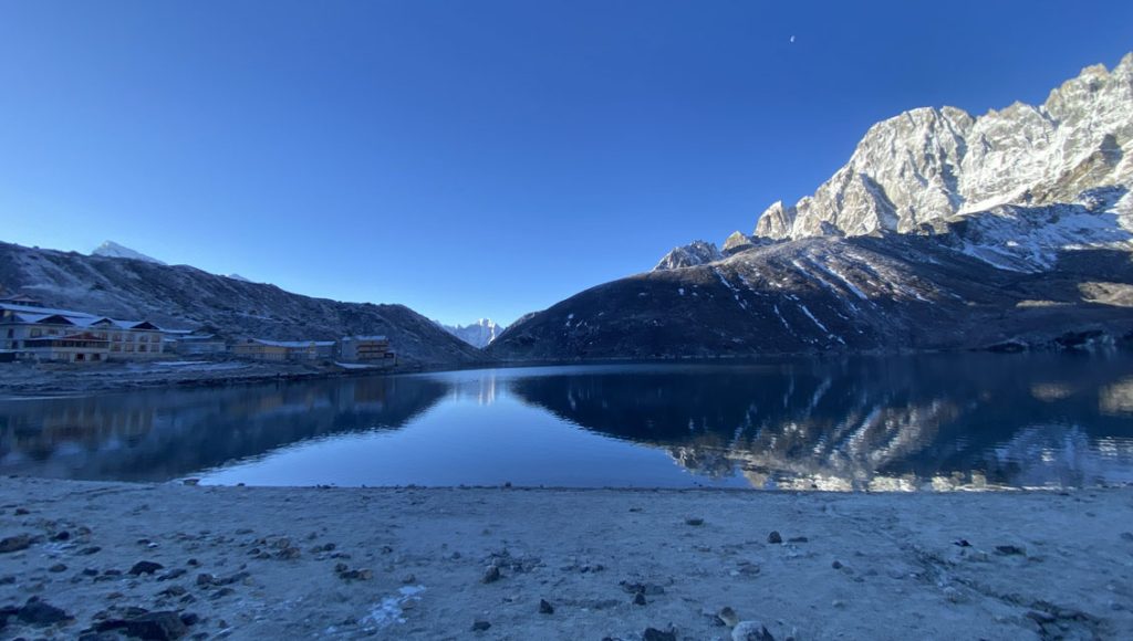 Luxury Gokyo Renjo La Heli Trek — photo 1