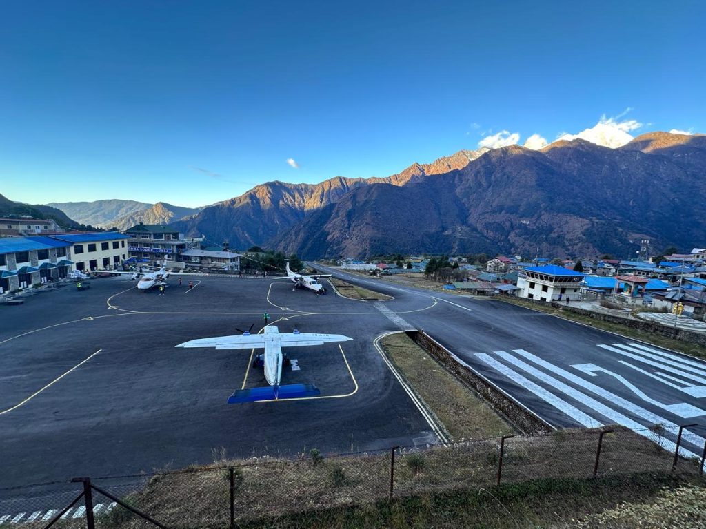 Everest Luxury Helicopter Tour with Kongde Stay — photo 3